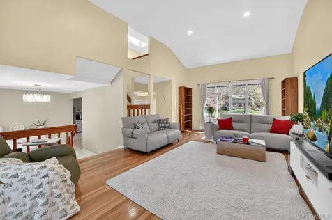 300 Chestnut Court Yorktown Heights NY 10598
