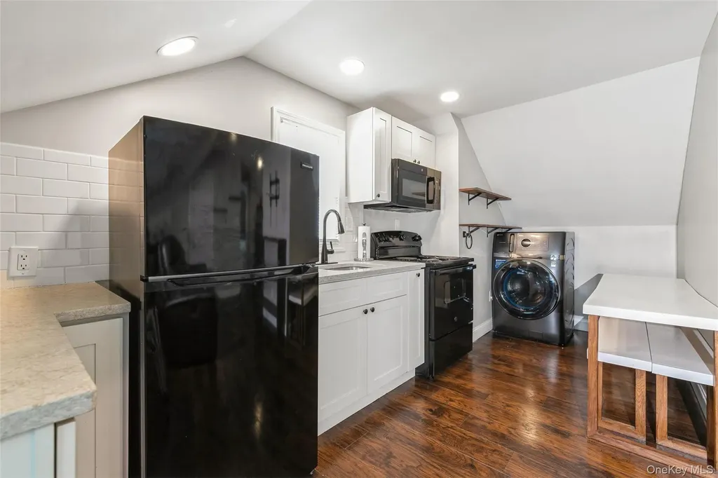 39 Bay Shore Avenue Bay Shore NY 11706