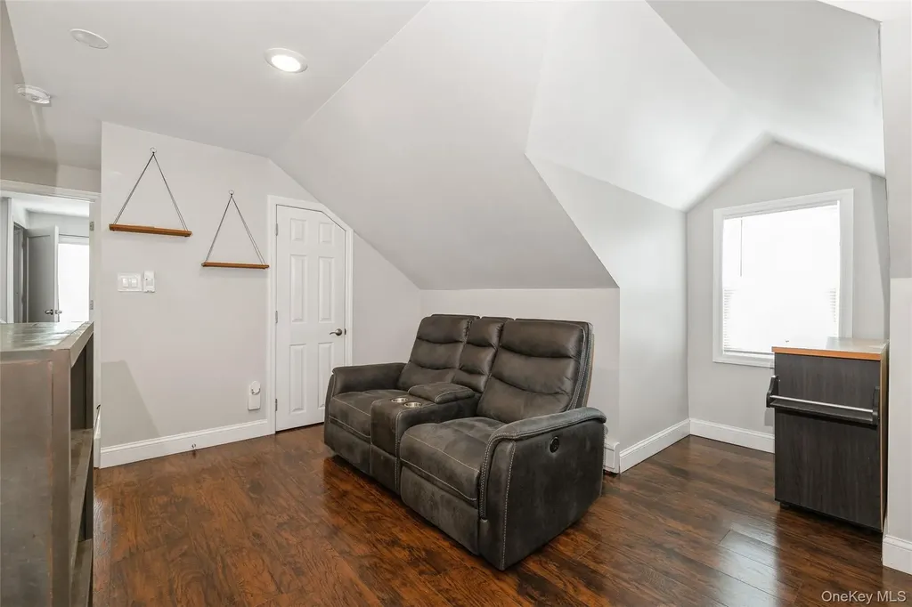 39 Bay Shore Avenue Bay Shore NY 11706