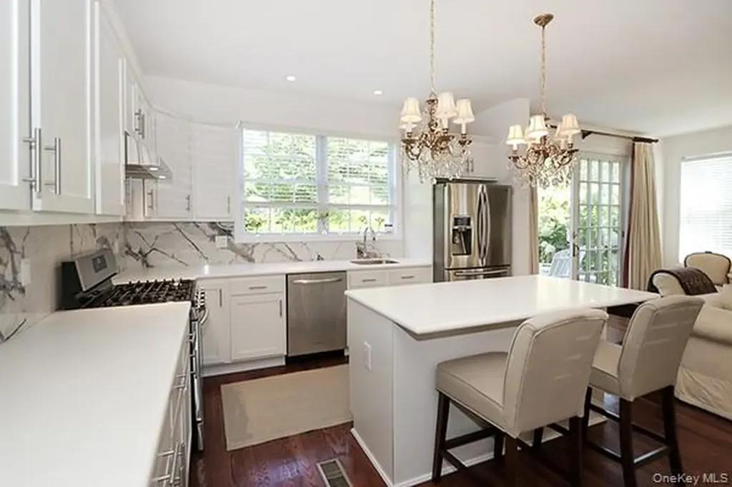 4 Spring Court Huntington NY 11743