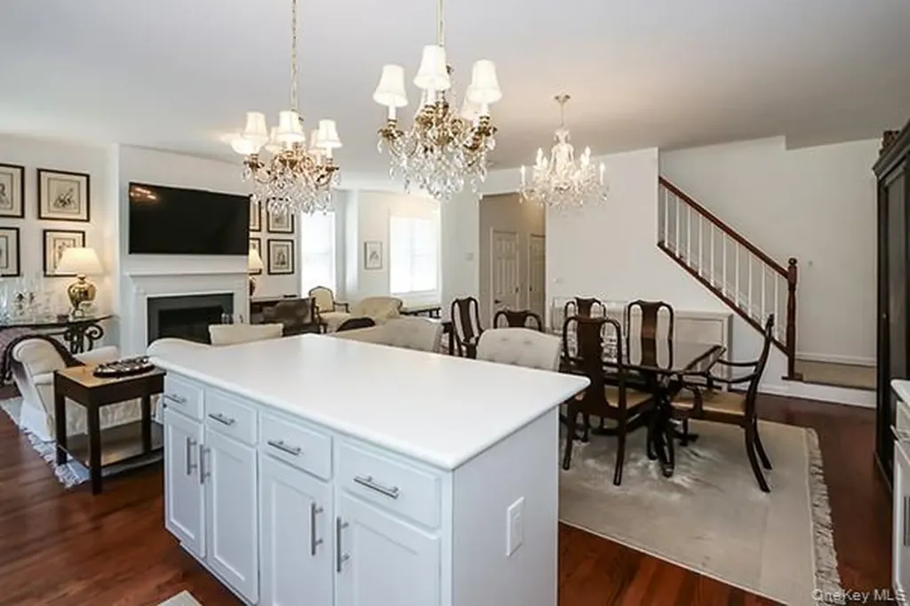 4 Spring Court Huntington NY 11743