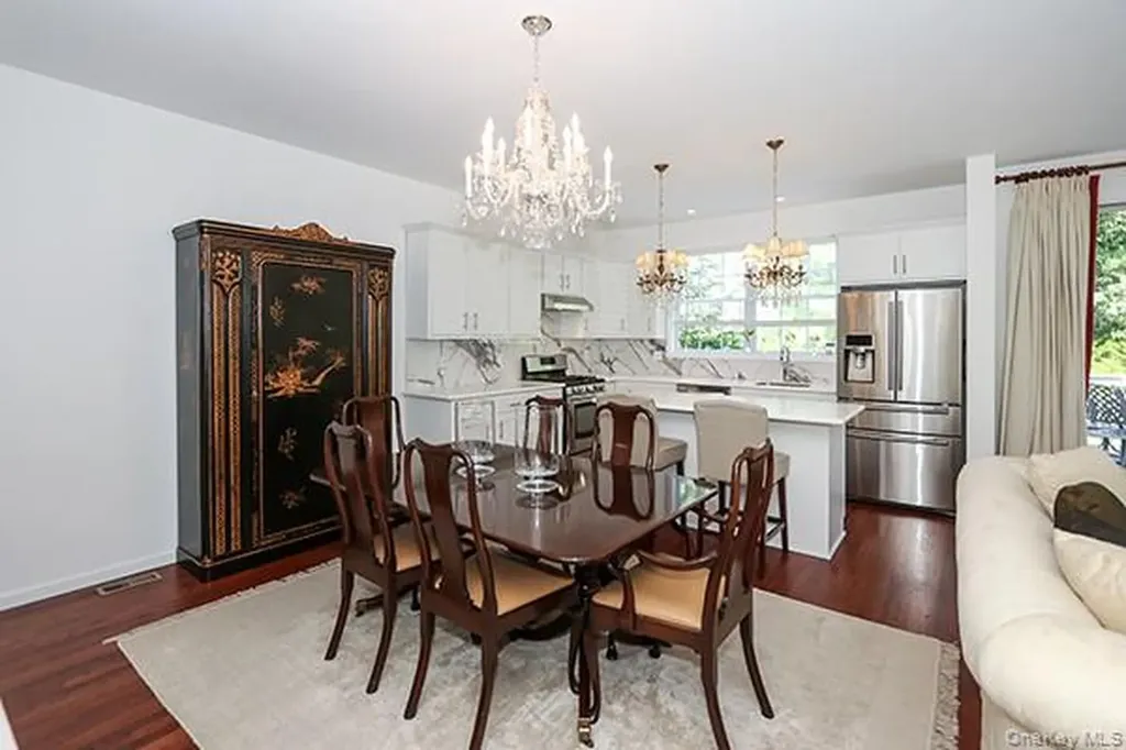4 Spring Court Huntington NY 11743