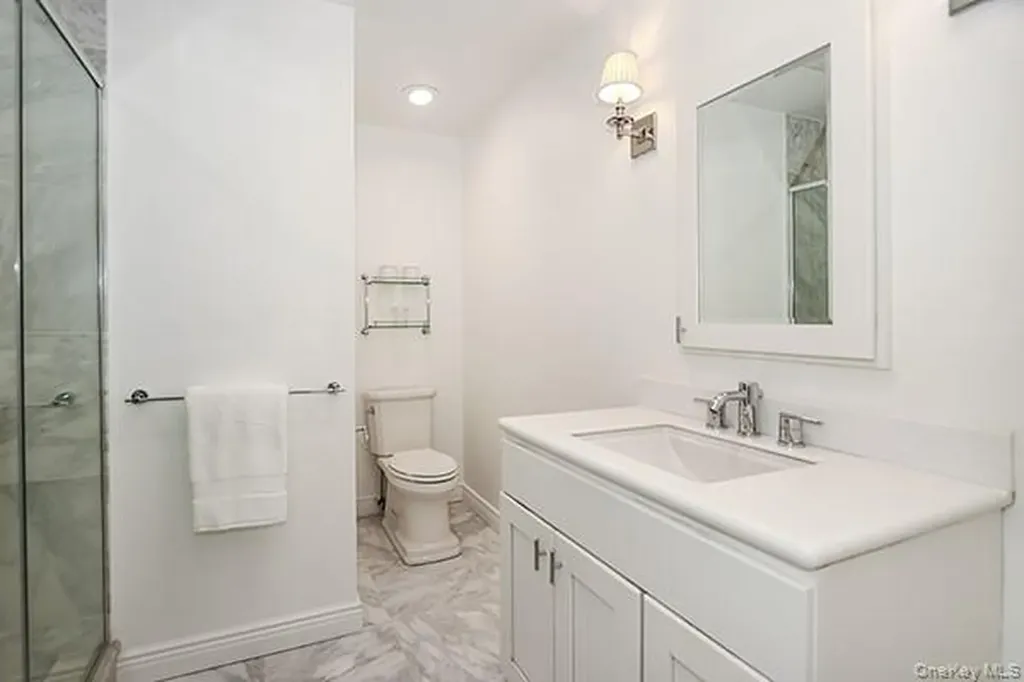 4 Spring Court Huntington NY 11743