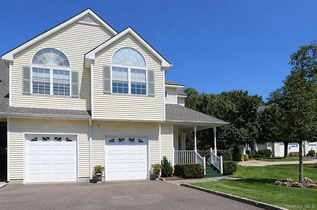 4 Spring Court Huntington NY 11743