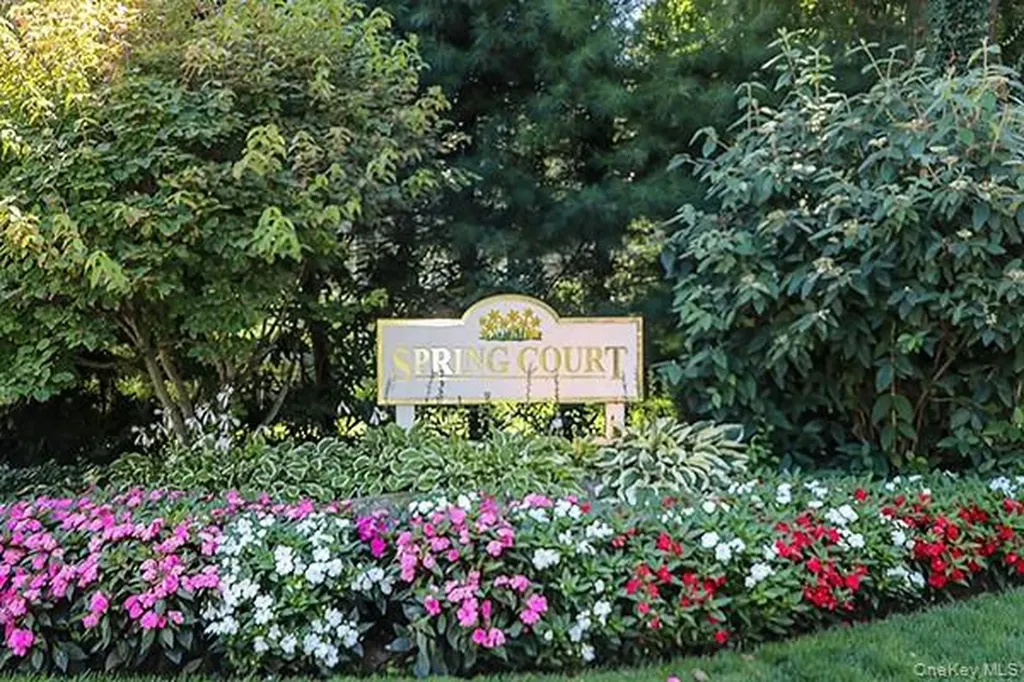 4 Spring Court Huntington NY 11743
