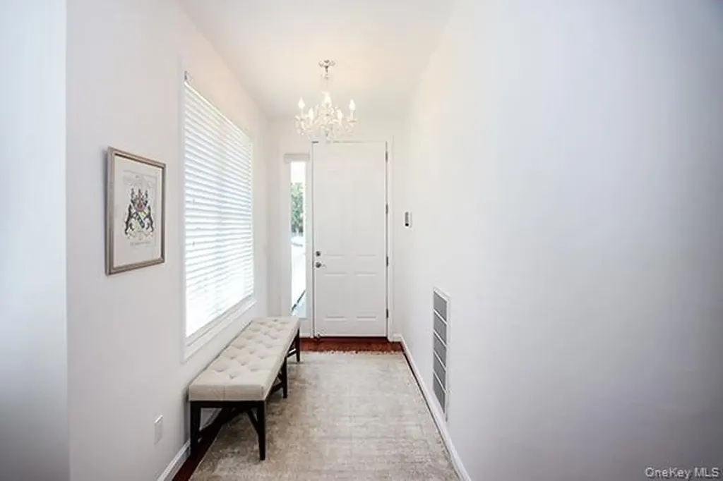 4 Spring Court Huntington NY 11743