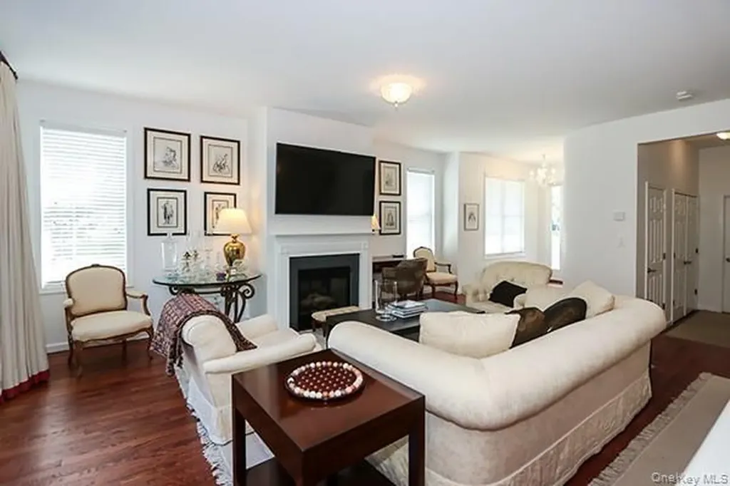 4 Spring Court Huntington NY 11743