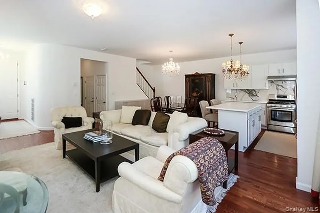 4 Spring Court Huntington NY 11743