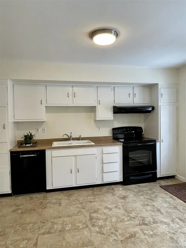 4 Briggs Lane Armonk NY 10504