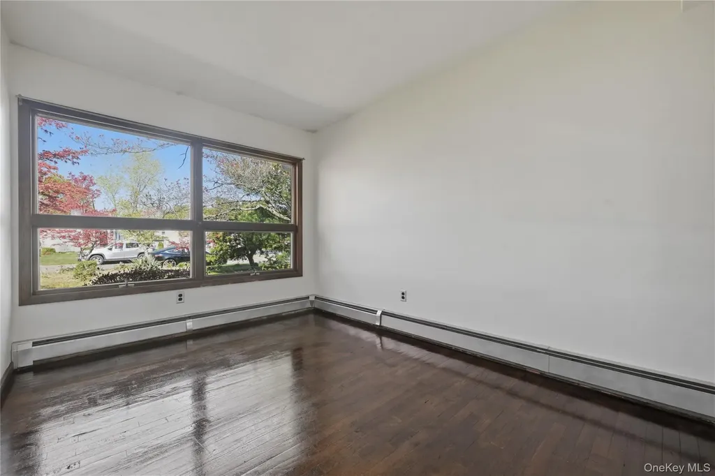 19 Gaymor Lane Commack NY 11725