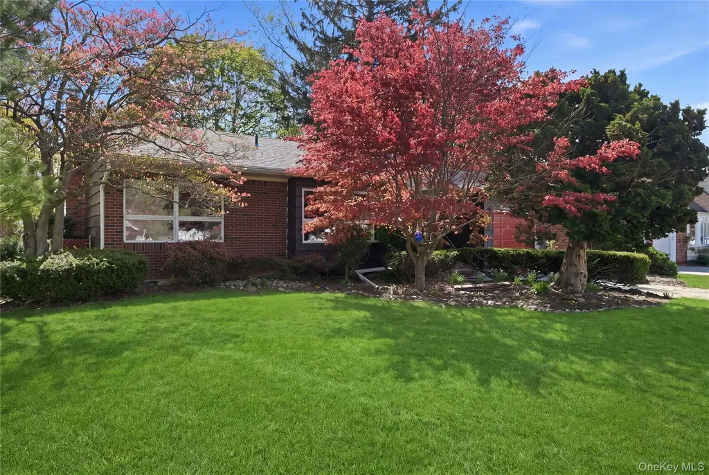 19 Gaymor Lane Commack NY 11725