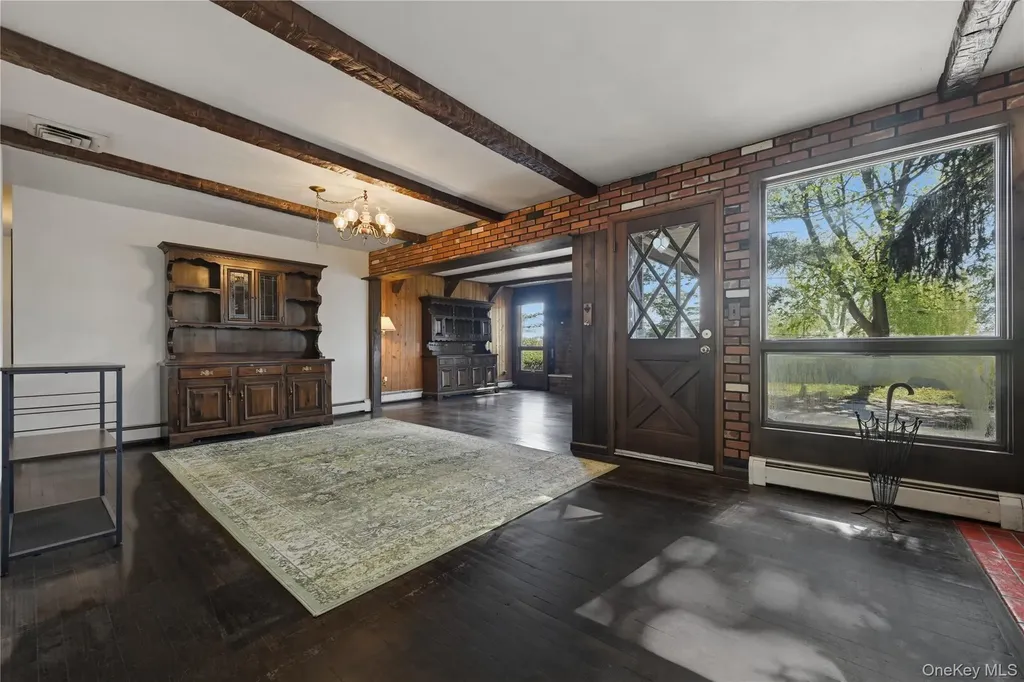 19 Gaymor Lane Commack NY 11725