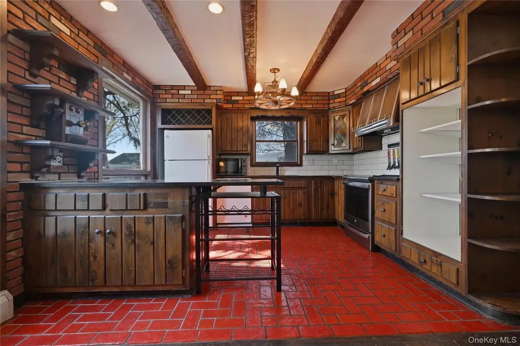 19 Gaymor Lane Commack NY 11725