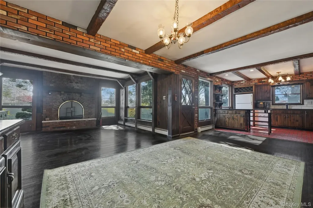 19 Gaymor Lane Commack NY 11725