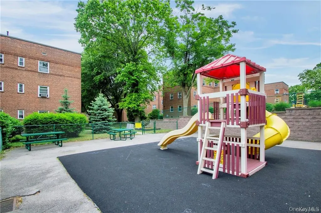 330 S Broadway Tarrytown NY 10591