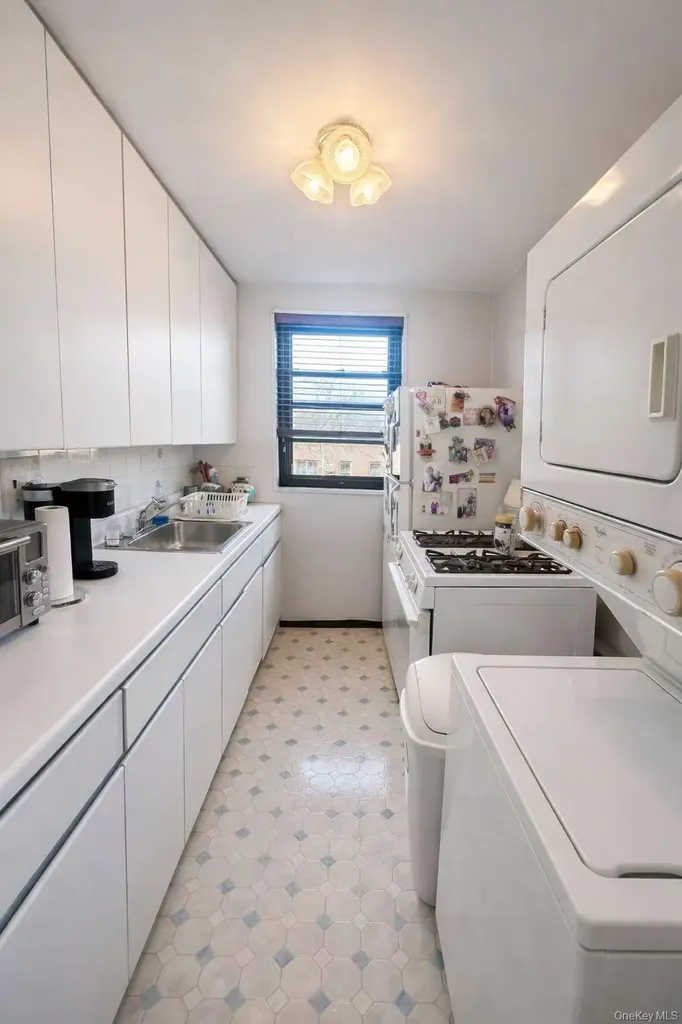 15916 16th Avenue Whitestone NY 11357