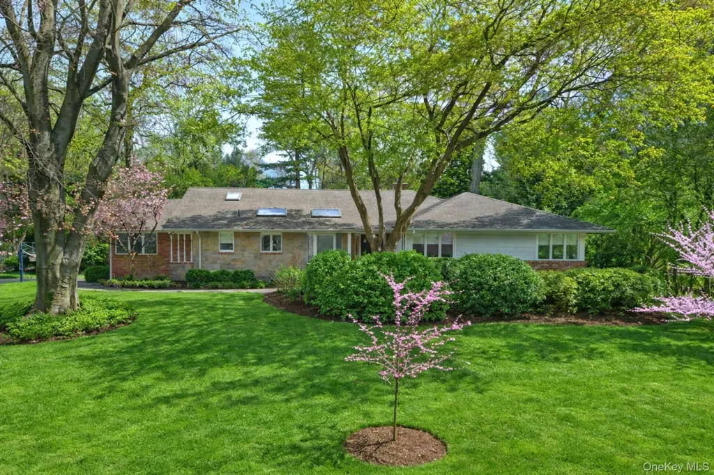 5 South Branch Roslyn NY 11576
