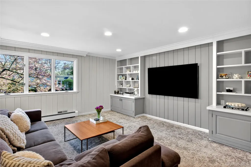 5 South Branch Roslyn NY 11576