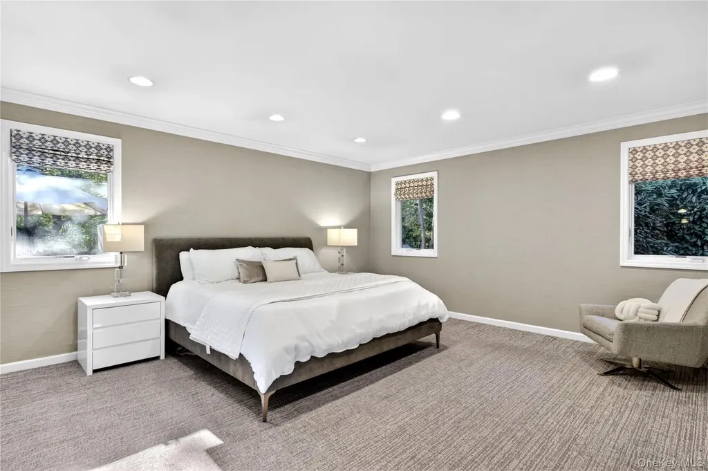 5 South Branch Roslyn NY 11576