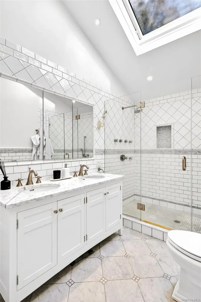 5 South Branch Roslyn NY 11576