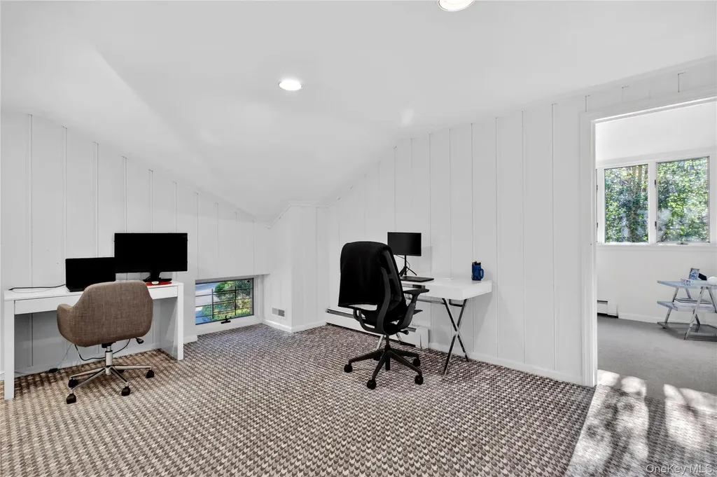 5 South Branch Roslyn NY 11576