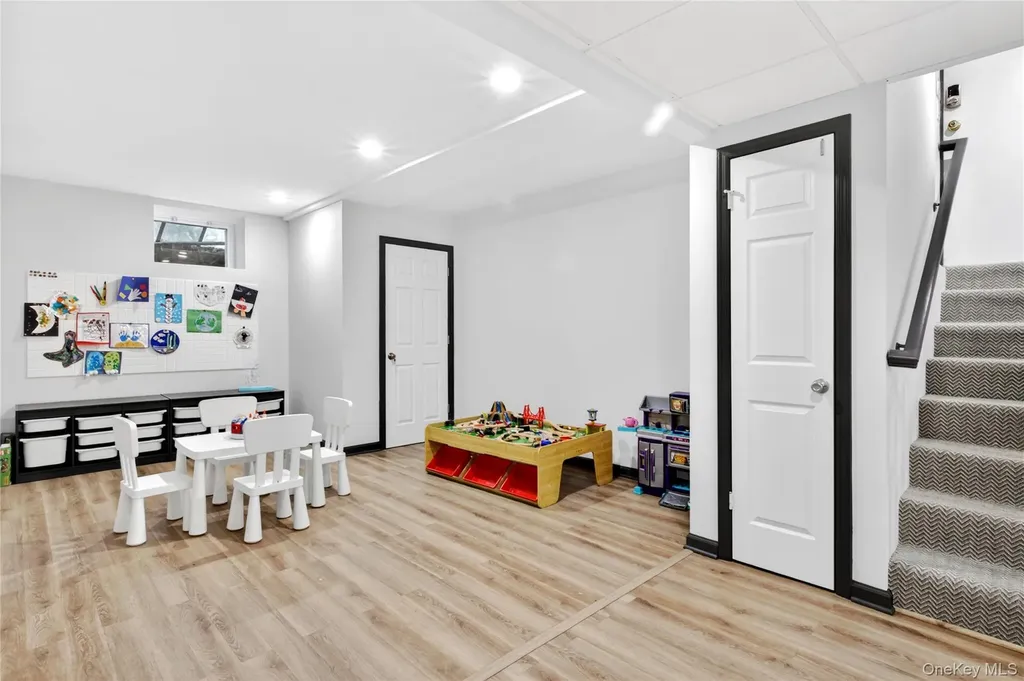 5 South Branch Roslyn NY 11576