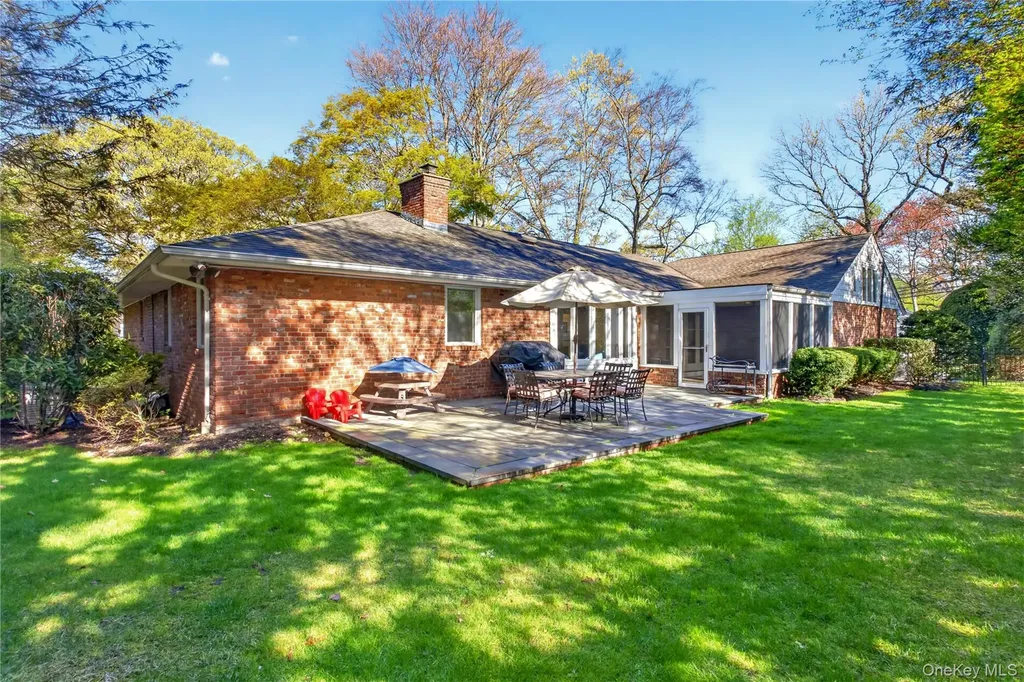 5 South Branch Roslyn NY 11576