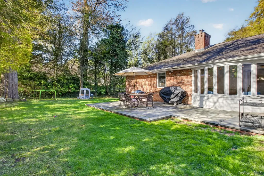 5 South Branch Roslyn NY 11576