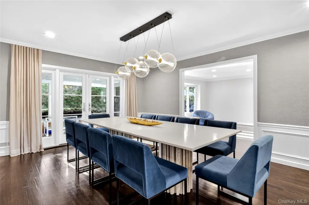 5 South Branch Roslyn NY 11576