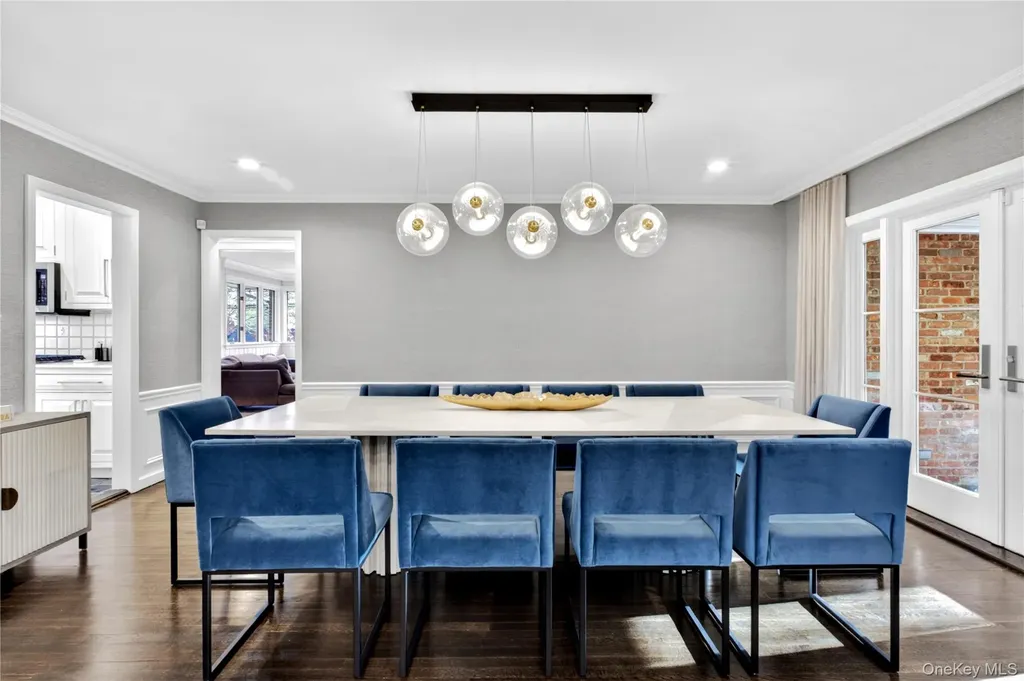 5 South Branch Roslyn NY 11576
