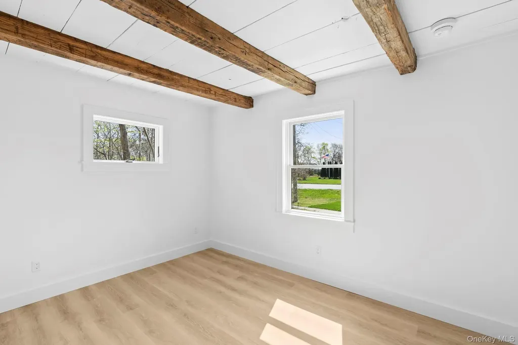 5075 Main Road Laurel NY 11948