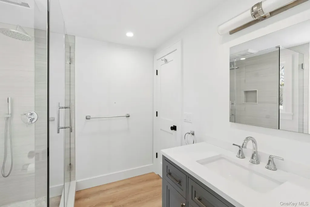 5075 Main Road Laurel NY 11948