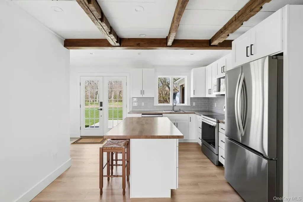 5075 Main Road Laurel NY 11948