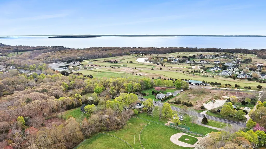 5075 Main Road Laurel NY 11948