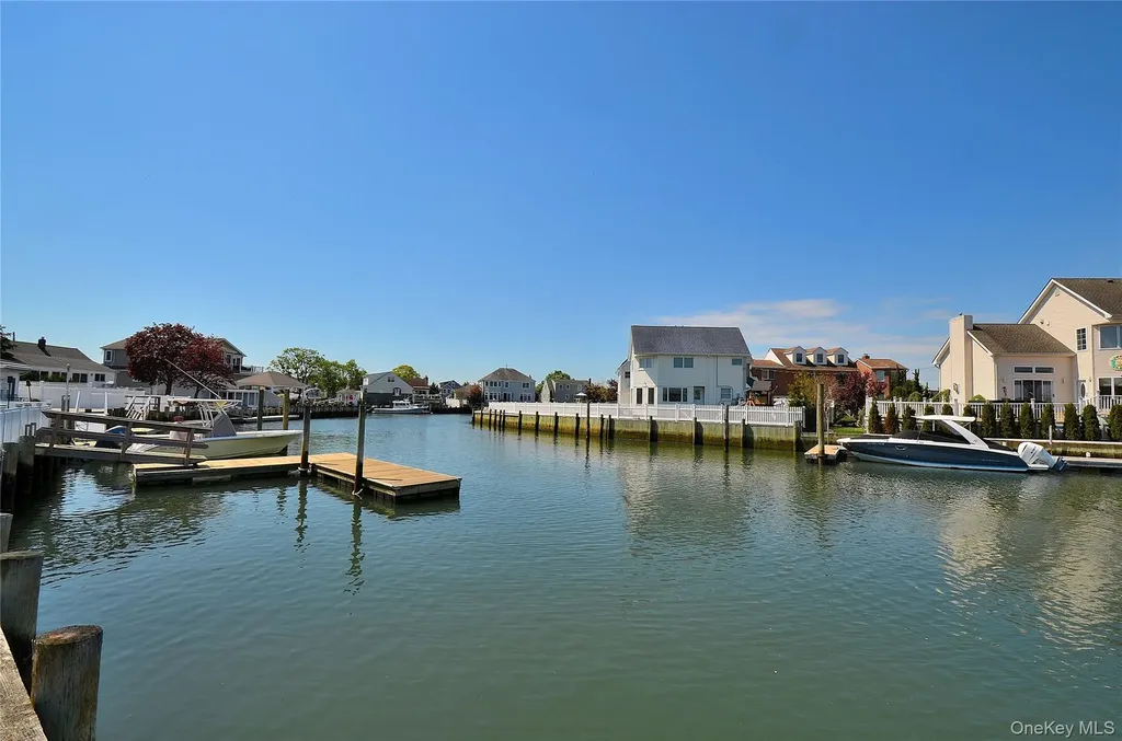 2586 Riverside Drive Wantagh NY 11793