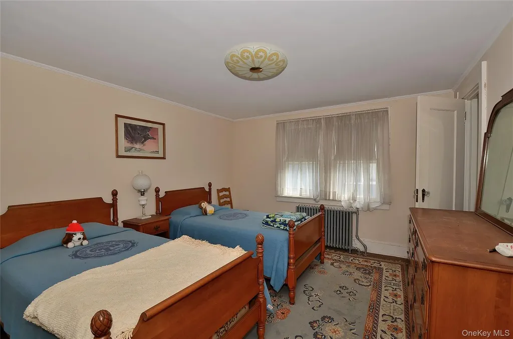 2586 Riverside Drive Wantagh NY 11793