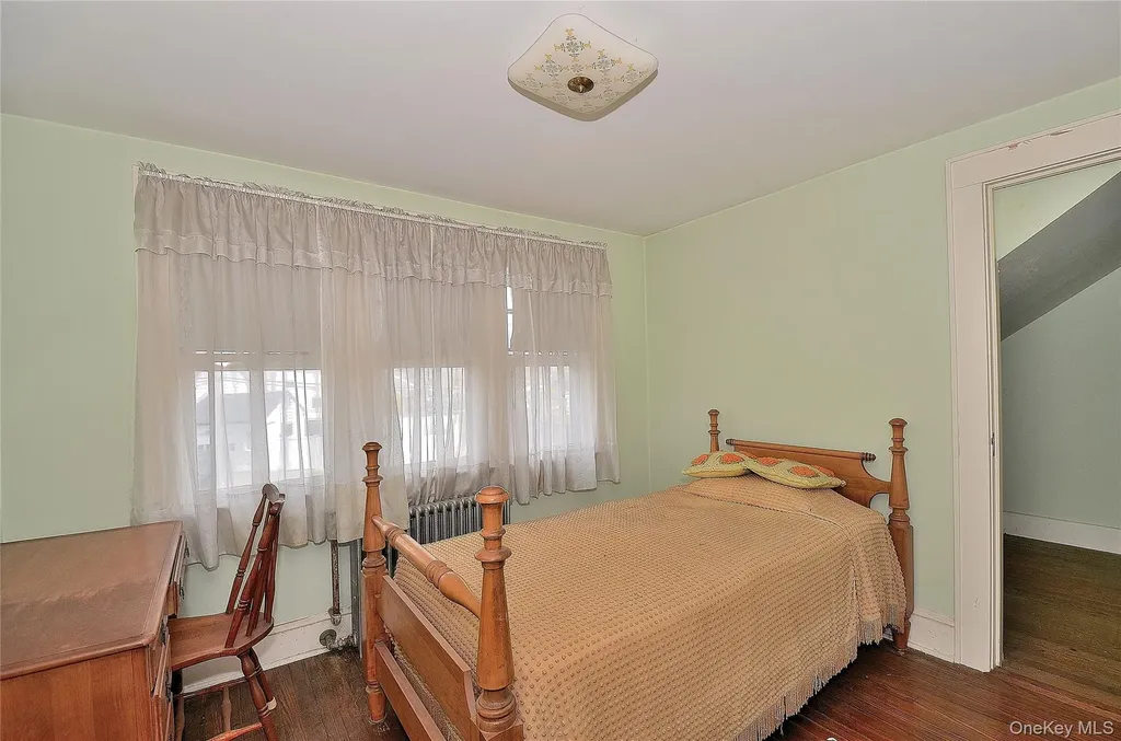 2586 Riverside Drive Wantagh NY 11793