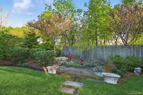 8 N Wodenethe Drive Beacon NY 12508