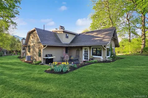 8 N Wodenethe Drive Beacon NY 12508