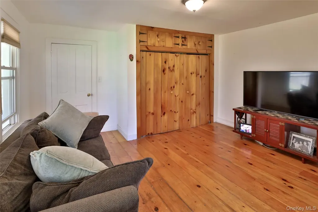176 Williams Road Red Hook NY 12571