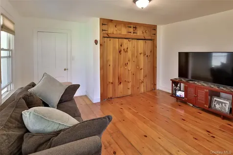 176 Williams Road Red Hook NY 12571