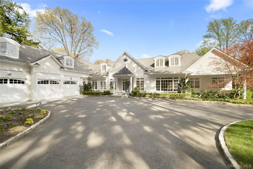 17 Hilldale Lane Sands Point NY 11050