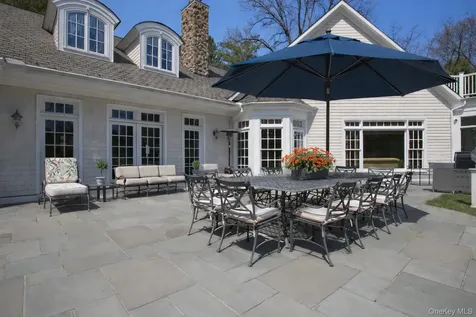 17 Hilldale Lane Sands Point NY 11050