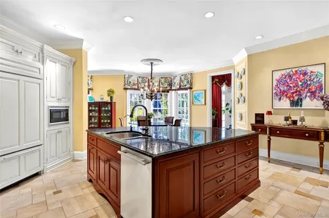 17 Hilldale Lane Sands Point NY 11050