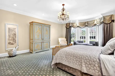 17 Hilldale Lane Sands Point NY 11050