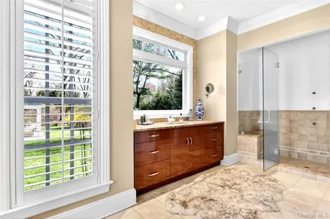 17 Hilldale Lane Sands Point NY 11050