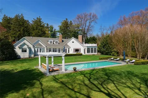 17 Hilldale Lane Sands Point NY 11050