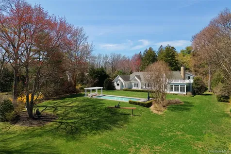 17 Hilldale Lane Sands Point NY 11050