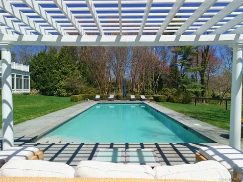 17 Hilldale Lane Sands Point NY 11050