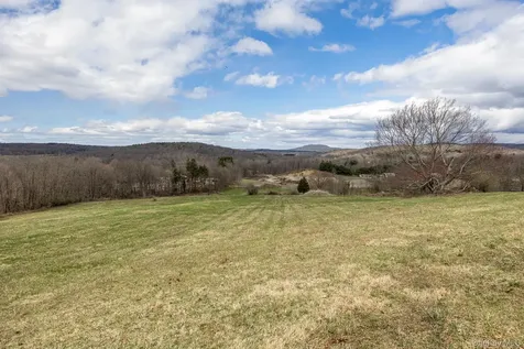 12 Hunns Lake Road Stanfordville NY 12581